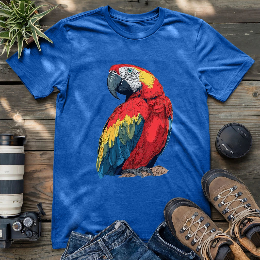 Beautiful scarlet macaw parrot shirt.
